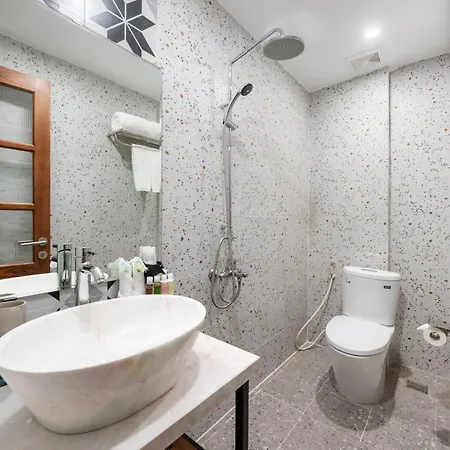 Le Parfum Apartment And Hotel Hanoi Exterior photo